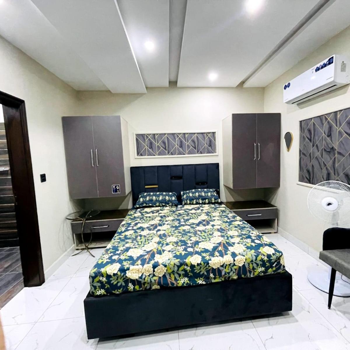 Eiffel Luxury Apartments 拉合尔 外观 照片